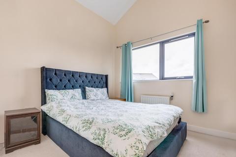 16 Cairns Place, London, SW16 5FS