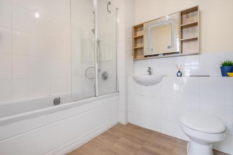 16 Cairns Place, London, SW16 5FS