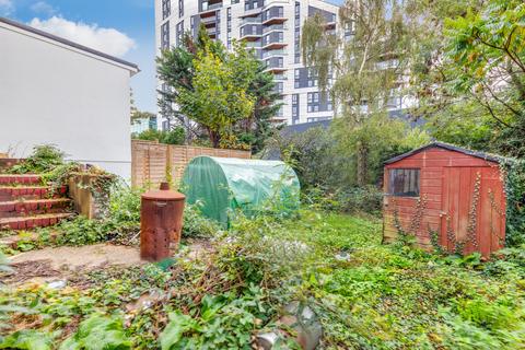 27 Ravensbourne Road, Bromley, BR1 1HN