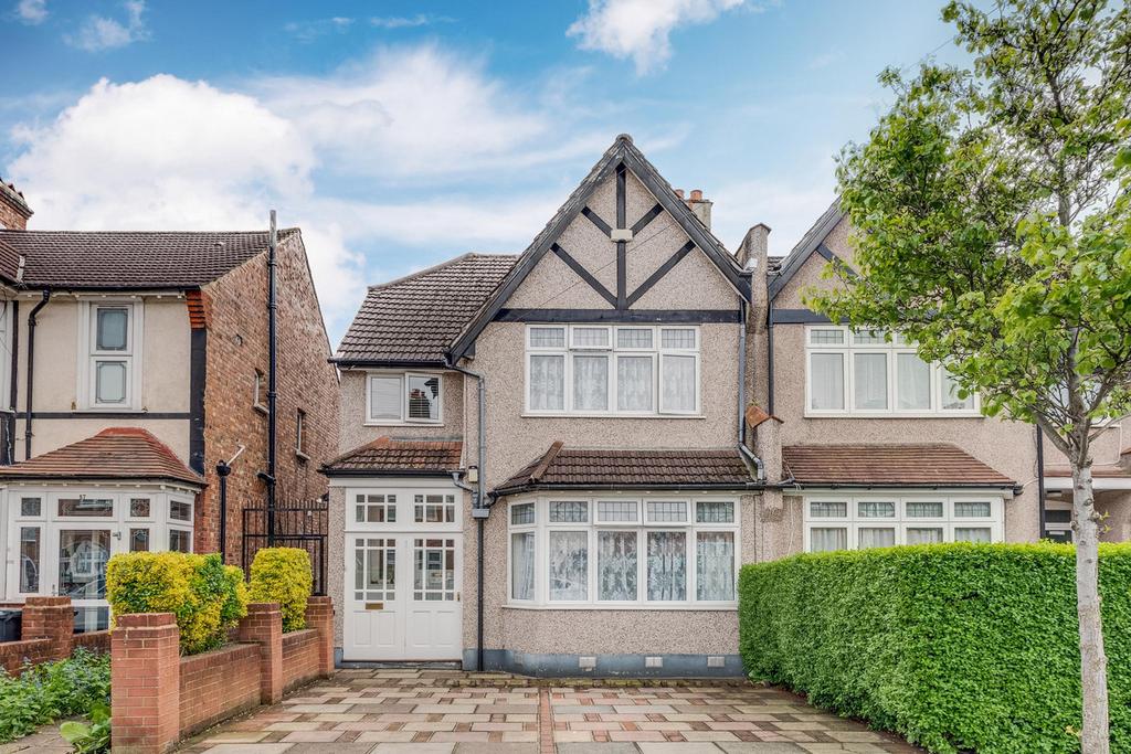Kilmartin Avenue, Norbury, SW16 3 bed semidetached house for sale £