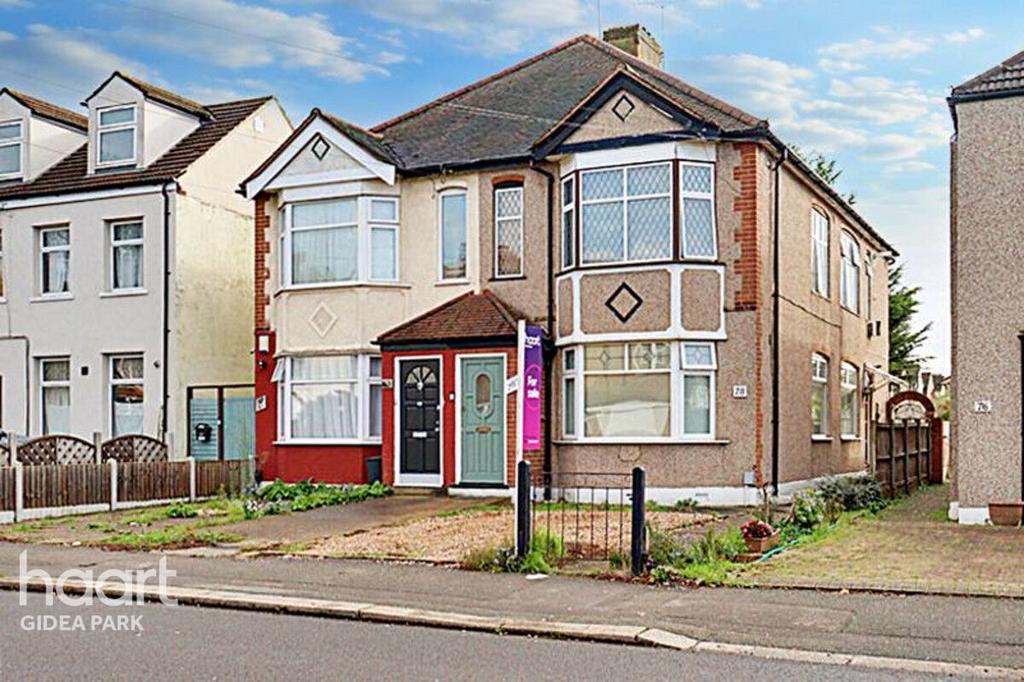 Heath Park Road, Gidea Park, RM2 2 bed apartment for sale £325,000