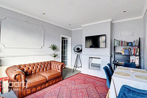 78a Heath Park Road, Romford, RM2 5XA