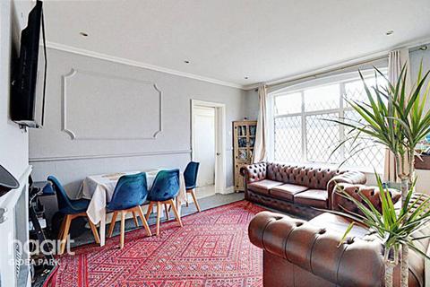 78a Heath Park Road, Romford, RM2 5XA