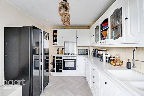 78a Heath Park Road, Romford, RM2 5XA