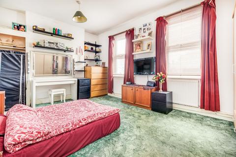 1 Amberley Grove, Croydon, CR0 6ND