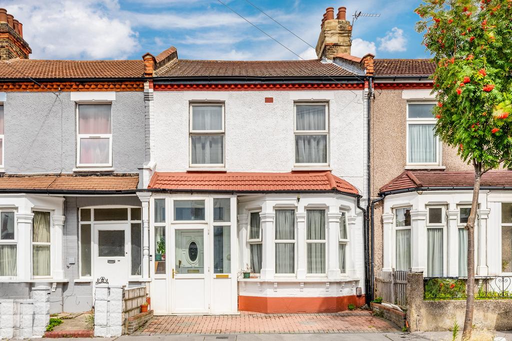 Langdale Road, Thornton Heath, CR7 3 bed terraced house for sale £425,000