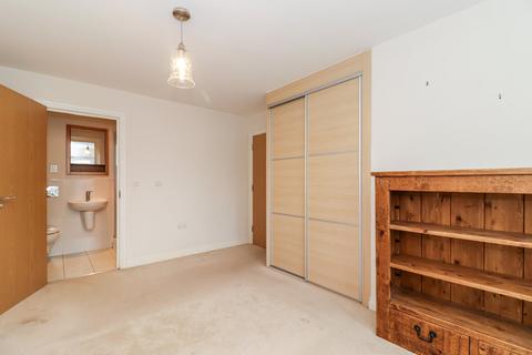 2 bedroom flat for sale, Primrose Hill, Kings Langley, Herts, WD4
