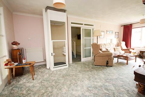 25 Cherry Tree Close, Billingshurst, RH14 9NG