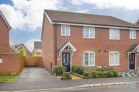 27 Colossus Way, Norwich, NR5 0UY