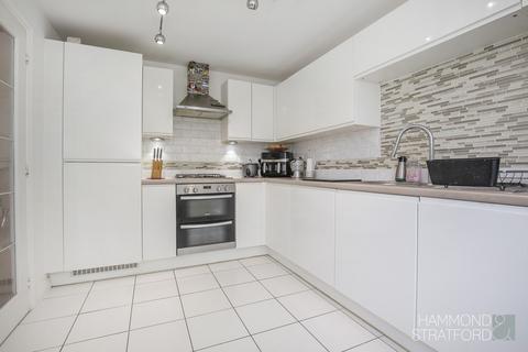 27 Colossus Way, Norwich, NR5 0UY