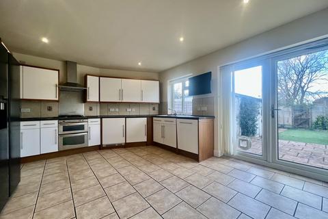 4 bedroom semi-detached house to rent, Pavilion Way, Ruislip HA4