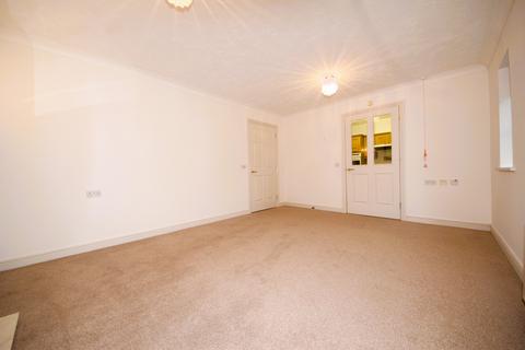 2 bedroom flat for sale, Newsholme Drive, N21
