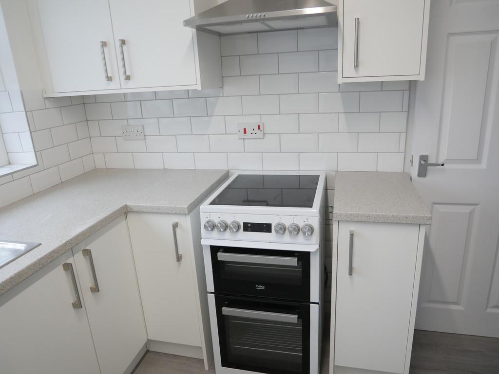 Jubilee Road, Corfe Mullen, Wimborne 2 bed terraced house to rent £