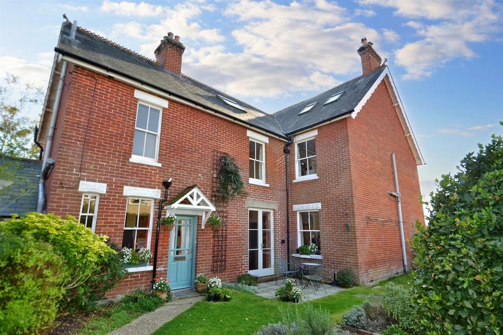 Fordingbridge 5 bed semidetached house for sale £600,000