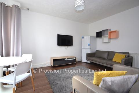 5 bedroom terraced house to rent, St Anns Mount, Burley LS4
