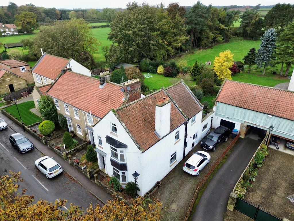 Yarm Lane, Great Ayton, Middlesbrough 4 bed end of terrace house for
