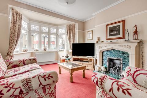 25 Ryecroft Avenue, Twickenham, TW2 6HH