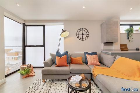 2 bedroom apartment for sale - West Quay Road, Poole, Dorset, BH15