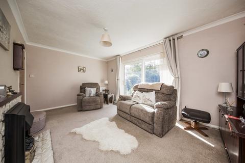 2 bedroom semi-detached bungalow for sale - Luxford Drive, Crowborough