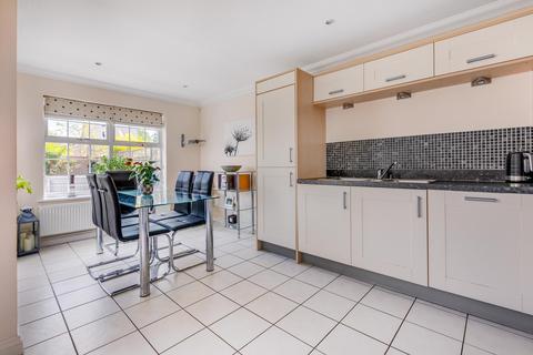 32 Cavendish Walk, Epsom, KT19 8AP