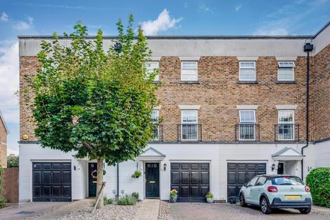 32 Cavendish Walk, Epsom, KT19 8AP