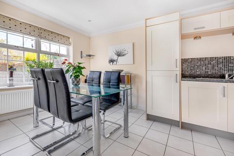 32 Cavendish Walk, Epsom, KT19 8AP