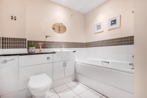 32 Cavendish Walk, Epsom, KT19 8AP