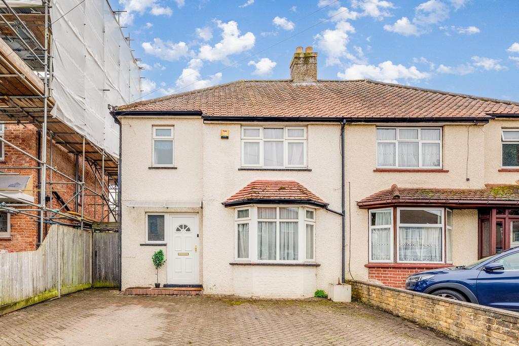 Hamilton Avenue, Surbiton, KT6 3 bed semidetached house for sale £