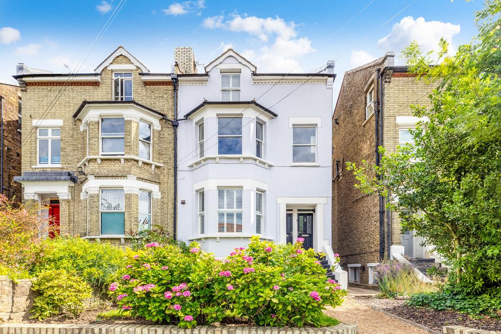 King Charles Road, Surbiton, KT5 2 bed for sale £600,000