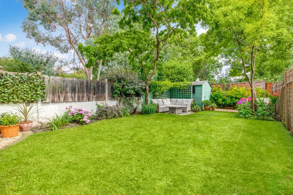 King Charles Road, Surbiton, KT5 2 bed for sale £600,000