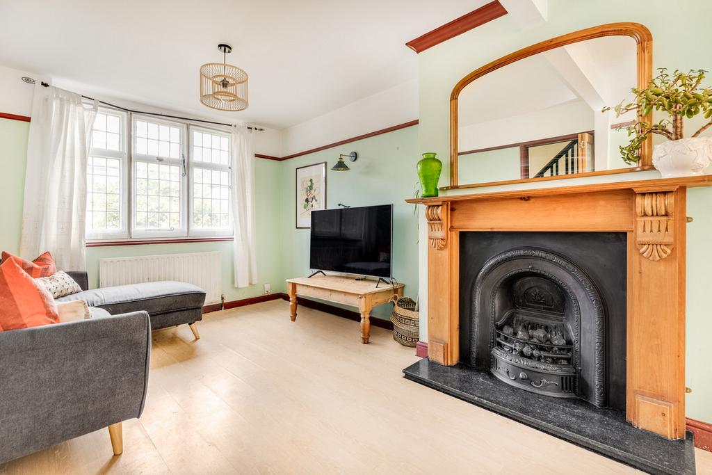 Rose Walk, Surbiton, KT5 3 bed end of terrace house for sale £525,000