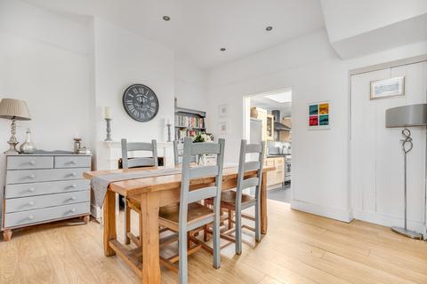 39 Queens Road, New Malden, KT3 6BY