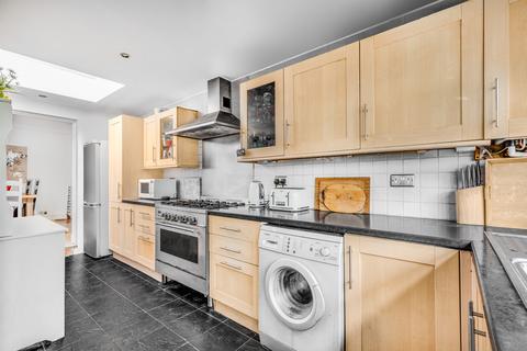 39 Queens Road, New Malden, KT3 6BY
