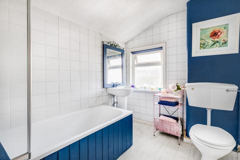39 Queens Road, New Malden, KT3 6BY