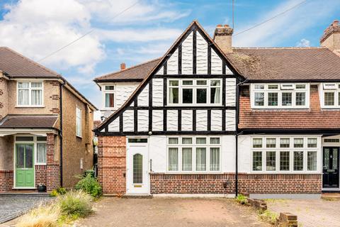 3 bedroom end of terrace house for sale, Green Lanes, Epsom, KT19