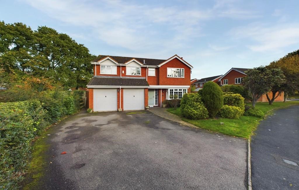 Huntsmans Gate, Burntwood 4 bed detached house for sale £525,000