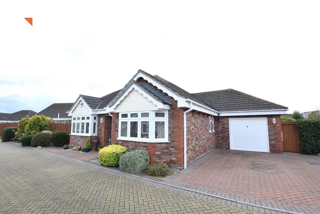 Sherwood Drive, ClactononSea 3 bed detached bungalow for sale £425,000