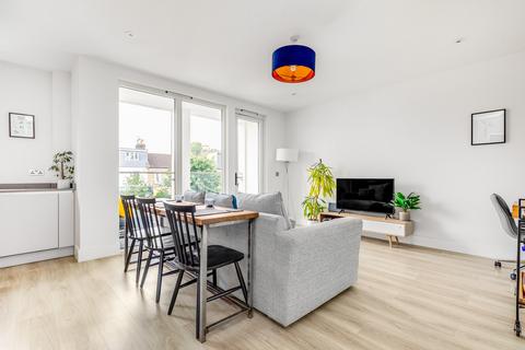 Flat 3, 3 Quicks Road, London, SW19 1EZ