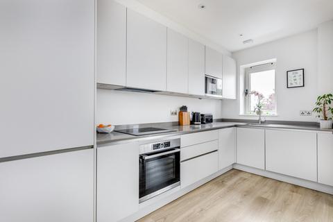 Flat 3, 3 Quicks Road, London, SW19 1EZ