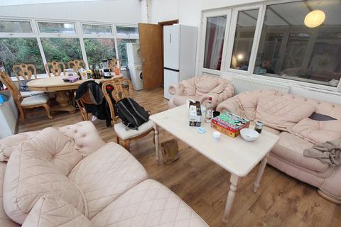 undefined, Grosvenor Close