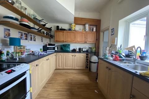 6 bedroom terraced house to rent, Livingstone Road