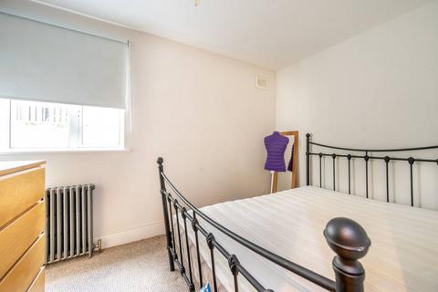 3 bedroom terraced house to rent - Manbey Grove, Stratford, London, E15