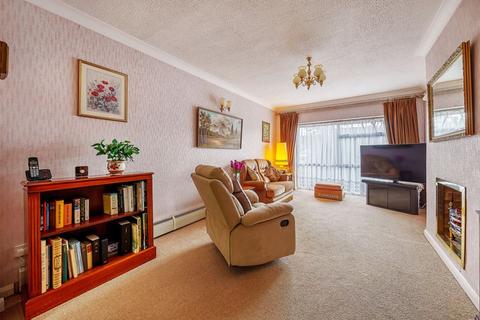 14 Steyning Close, Kenley, CR8 5LP