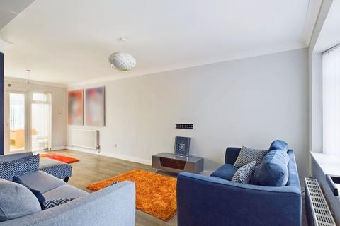 18 Chichester Drive, Quinton, Birmingham, B32 1BP