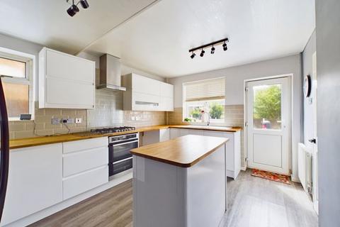 18 Chichester Drive, Quinton, Birmingham, B32 1BP