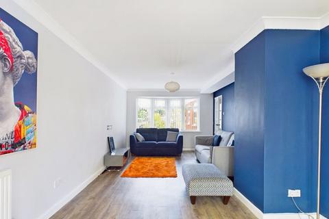 18 Chichester Drive, Quinton, Birmingham, B32 1BP