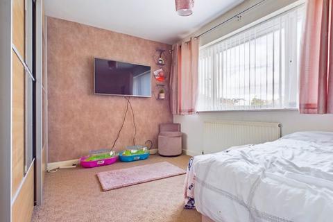 18 Chichester Drive, Quinton, Birmingham, B32 1BP