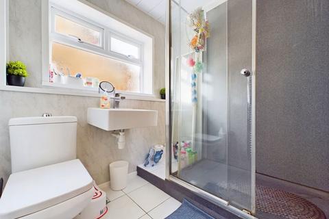 18 Chichester Drive, Quinton, Birmingham, B32 1BP