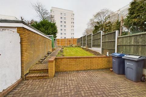 18 Chelsea Close, Birmingham, B32 2XD
