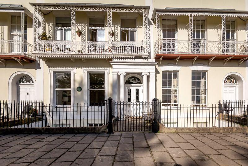 Royal York CrescentClifton 1 bed apartment for sale £165,000